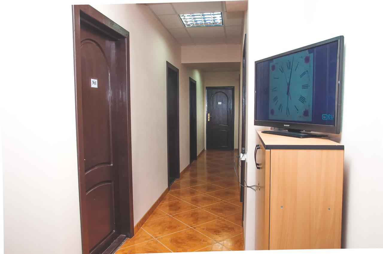Globus Hostel Kiev Esterno foto
