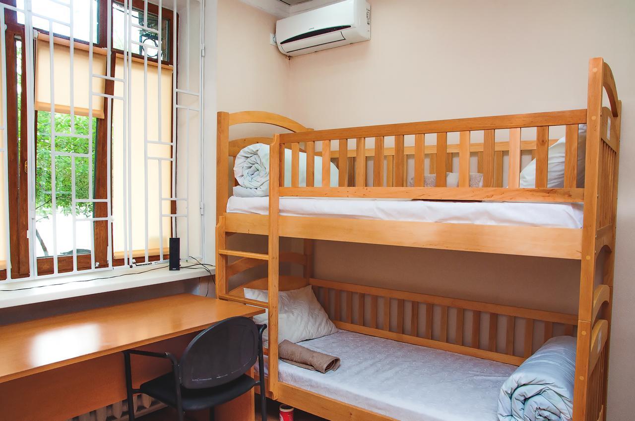 Globus Hostel Kiev Esterno foto