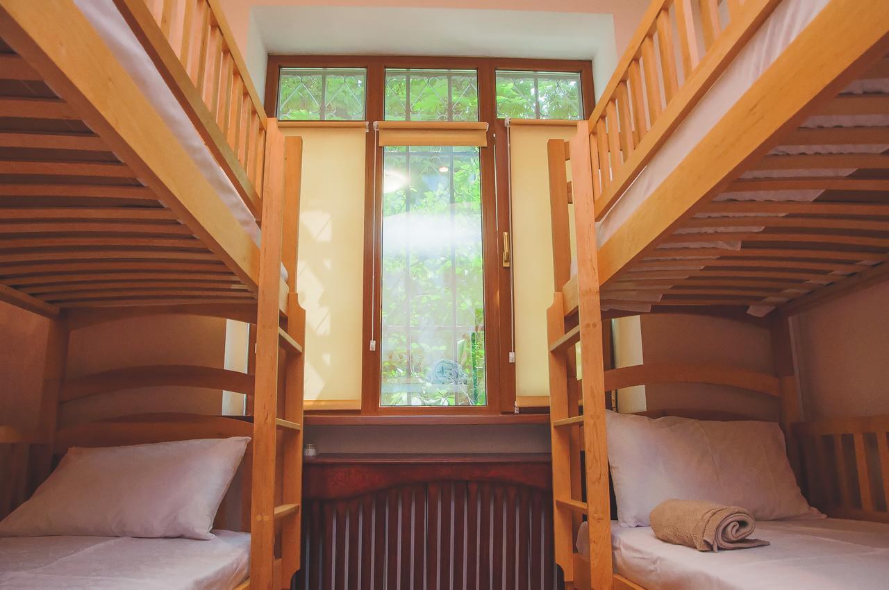 Globus Hostel Kiev Esterno foto